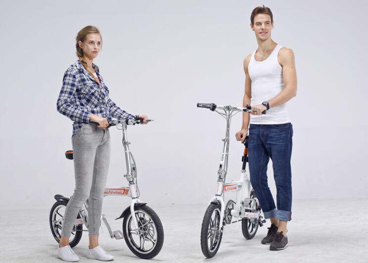 Airwheel e-bicicletas são uma ótima opção multimodal para cidades cada vez mais lotadas. 