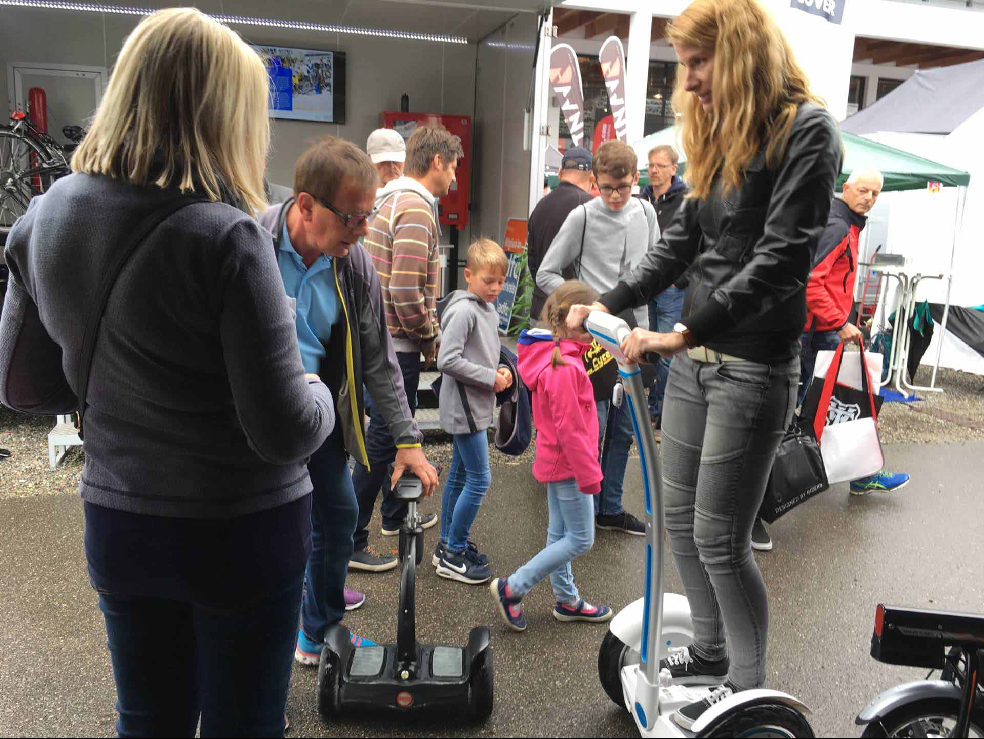 Airwheel S3 2-wheeled electric scooter